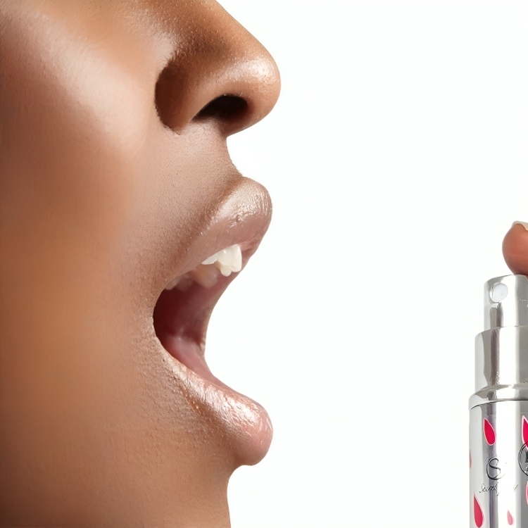 SECRETPLAY - SOUR STRAWBERRY ORAL SEX SPRAY - My naughty haven #
