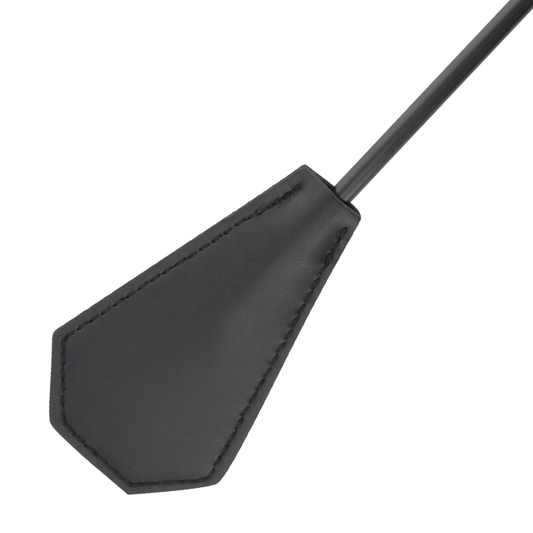 ТЪМНИНА - ЧЕРЕН ПЕРЕН КАМШИК