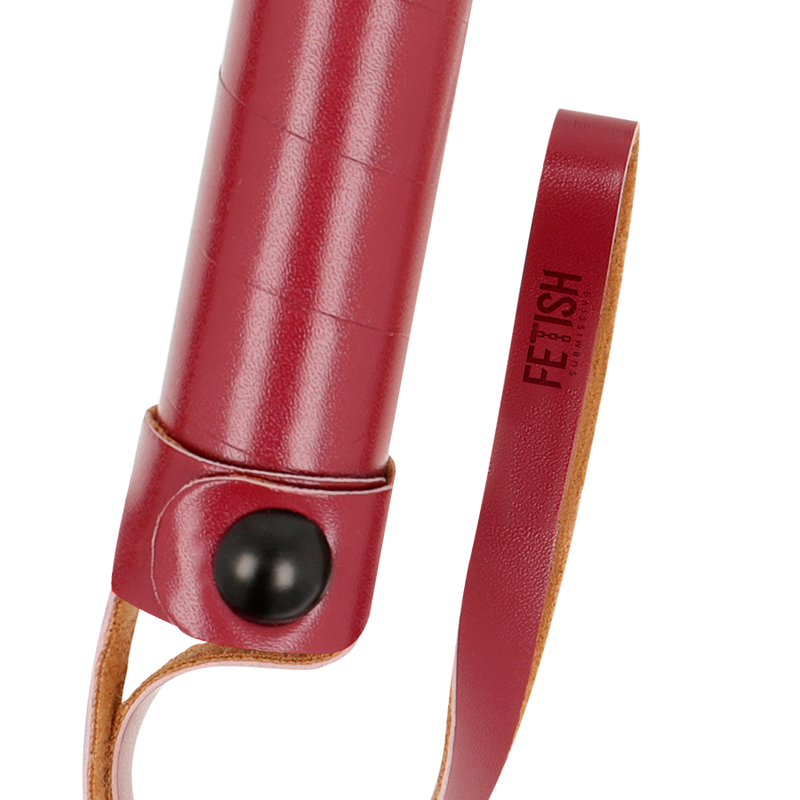 Фетиш покорна тъмна стая - веган кожен камшик