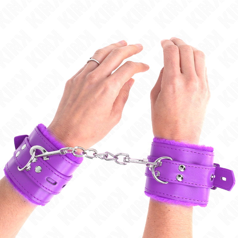 KINK - FUR LINED WRIST RESTRAINTS WITH SQUARE HOLES PURPLE AND PURPLE BELT ADJUSTABLE 17-29 CM X 6 CM - My naughty haven #
