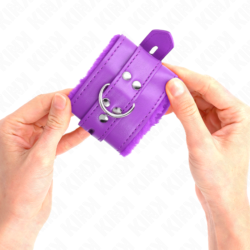KINK - FUR LINED WRIST RESTRAINTS WITH SQUARE HOLES PURPLE AND PURPLE BELT ADJUSTABLE 17-29 CM X 6 CM - My naughty haven #