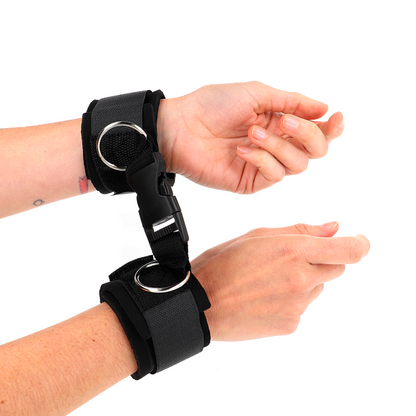 KINK - NEOPRENE HOOK&LOOP FASTENER WRIST RESTRAINTS BLACK ADJUSTABLE 22-34 CM - My naughty haven #