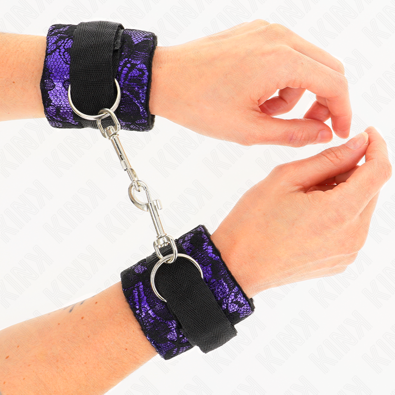 KINK - SHORT VELVET LACE WRIST RESTRAINTS AND NYLON BIND PURPLE / BLACK 23 X 6.5 CM - My naughty haven #