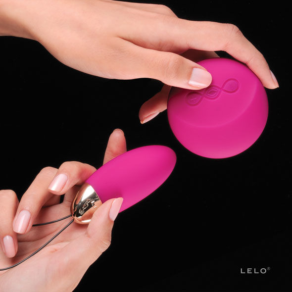 LELO - LYLA 2 INSIGNIA DESIGN EDITION МАСАЖОРНО ЯЙЦЕ ЦВЯТ ФУКСИЯ
